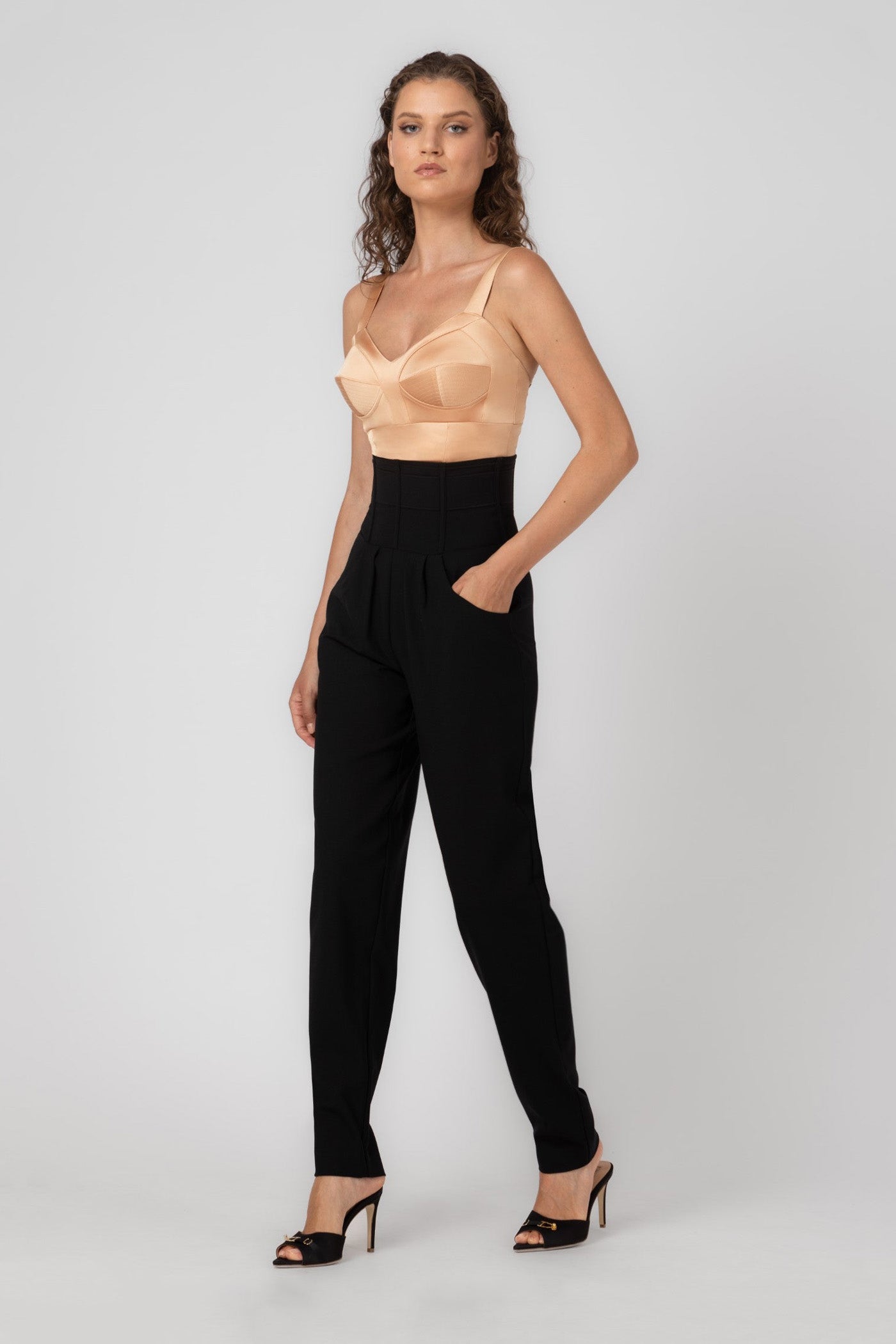 Pantaloni negri cu talie inalta corset din lana Tomboy