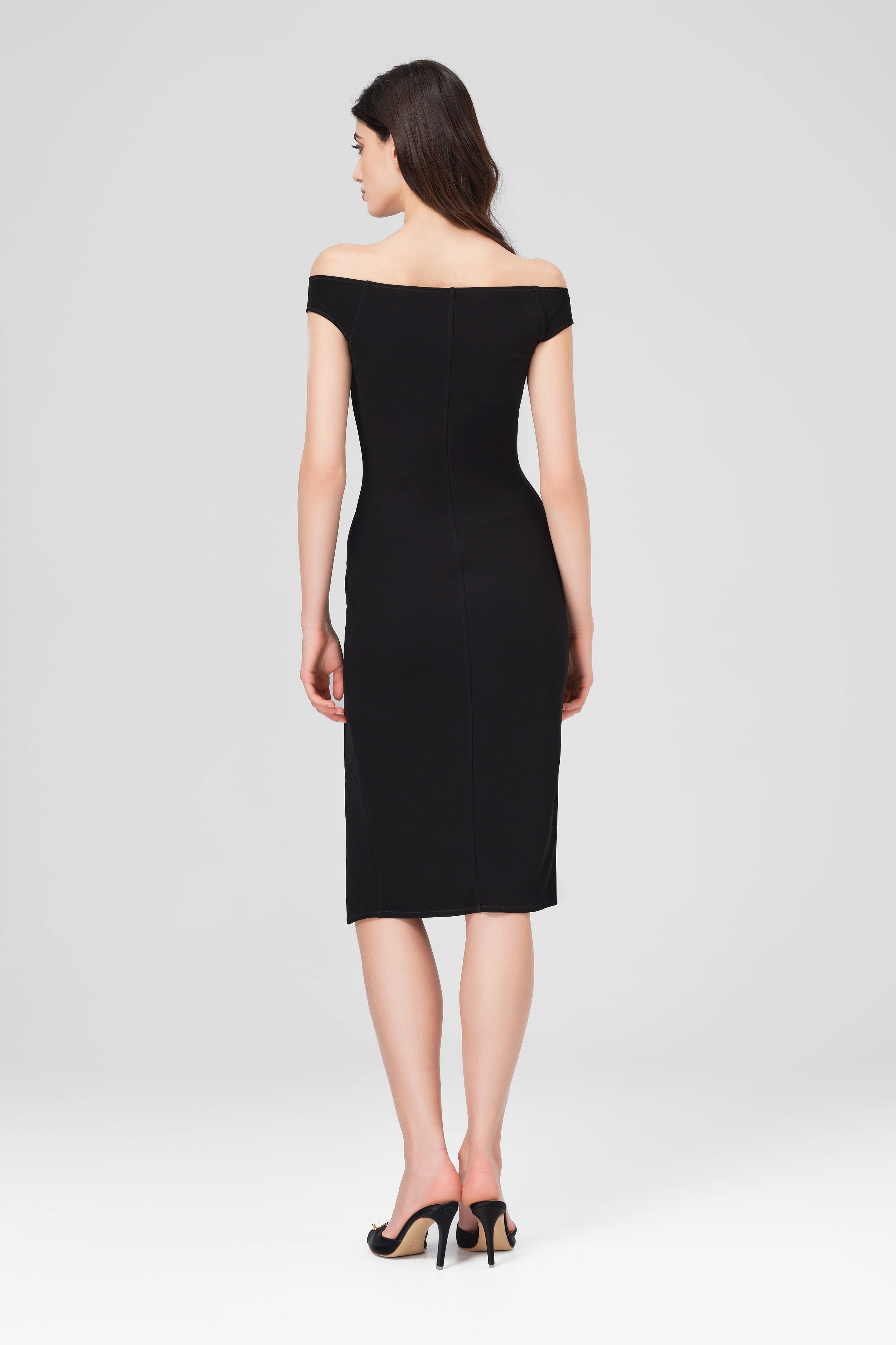 Rochie neagra midi din tricot texturat din vascoza Explicit