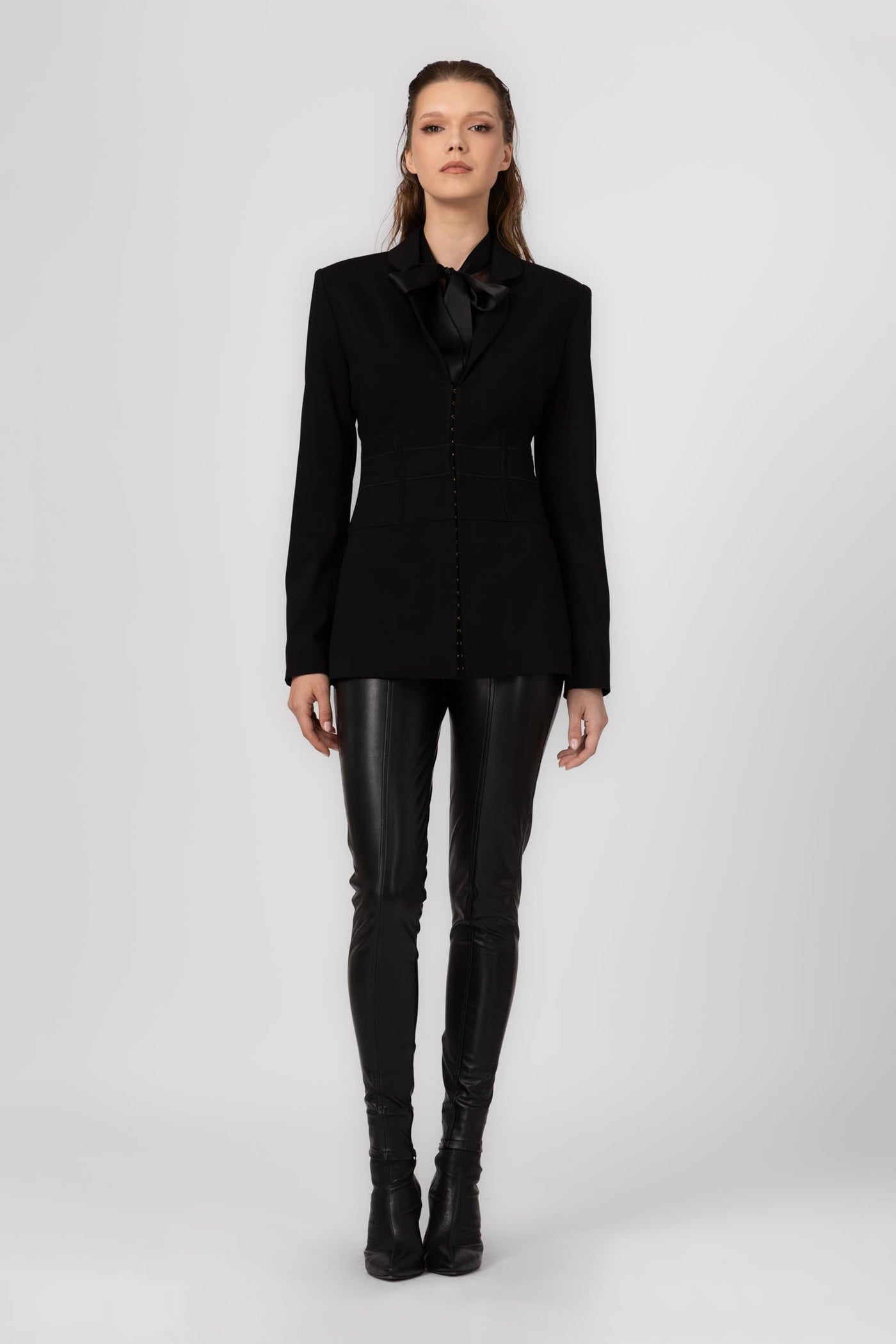 Blazer negru cu inchidere frontala Tomboy